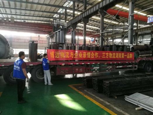 <罐狀類超限設備運輸>—專用于石油企業的大型壓力容器運輸